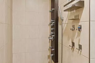 626 Willoughby Way W, Hopkins, MN 55305 - Photo 29