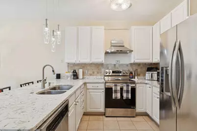 626 Willoughby Way W, Hopkins, MN 55305 - Photo 9