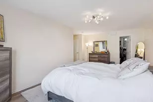 626 Willoughby Way W, Hopkins, MN 55305 - Photo 25