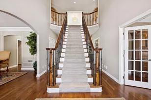 2012 Pine Ridge Dr, West Saint Paul, MN 55118 - Photo 3