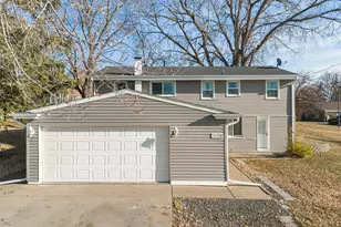 2130 Douglas Dr N, Golden Valley, MN 55422 - Photo 3