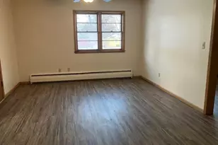 235 9th Ave SE, Waseca, MN 56093 - Photo 5