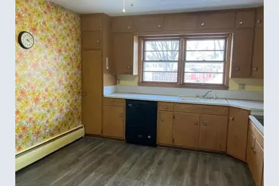 235 9th Avenue SE, Waseca, MN 56093 - Photo 3