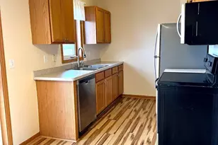 2027 Brittany Ct, Shakopee, MN 55379 - Photo 7