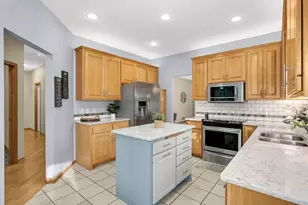 2740 Park View Ct, Little Canada, MN 55117 - Photo 11