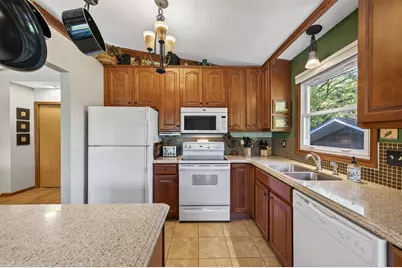 1641 Leone Avenue, Saint Paul, MN 55106 - Photo 11