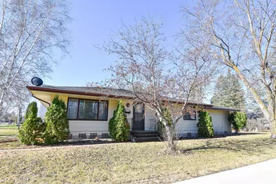 245 Kneale Avenue N, Thief River Falls, MN 56701 - Photo 1