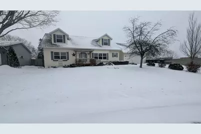 701 Aspen Drive, Saint Peter, MN 56082 - Photo 1