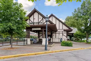 205 Barry Ave S, Wayzata, MN 55391 - Photo 49