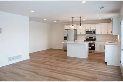 2513 37 Avenue S, Moorhead, MN 56560 - Photo 3