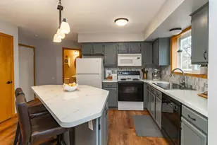 18358 Coneflower Ln, Eden Prairie, MN 55346 - Photo 9