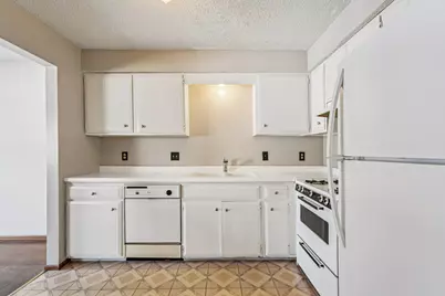 8275 Cypress Lane, Eden Prairie, MN 55347 - Photo 5