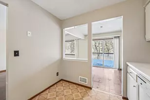 8275 Cypress Ln, Eden Prairie, MN 55347 - Photo 7