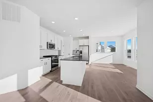 2942 Trinity Dr, Shakopee, MN 55379 - Photo 5