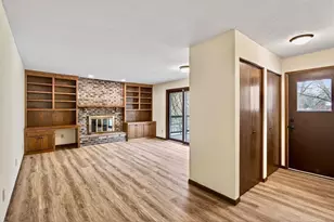 2700 Crestwood Cir, Hopkins, MN 55305 - Photo 25