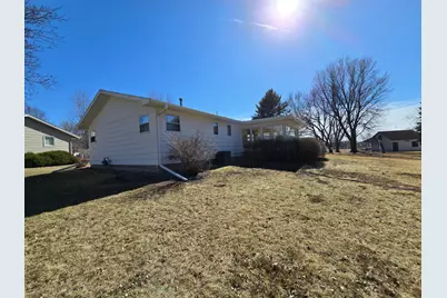 1025 W Fairview Drive, Luverne, MN 56156 - Photo 23