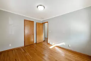 8405 Wentworth Ave S, Bloomington, MN 55420 - Photo 11