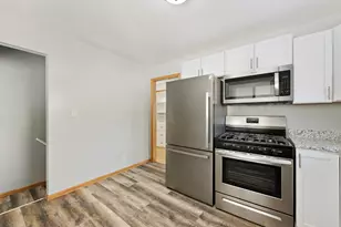 8405 Wentworth Ave S, Bloomington, MN 55420 - Photo 7