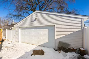 8405 Wentworth Ave S, Bloomington, MN 55420 - Photo 25
