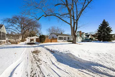 8405 Wentworth Avenue S, Bloomington, MN 55420 - Photo 3