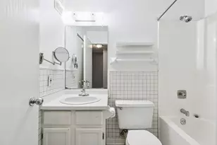 66 9th St E, Saint Paul, MN 55101 - Photo 9