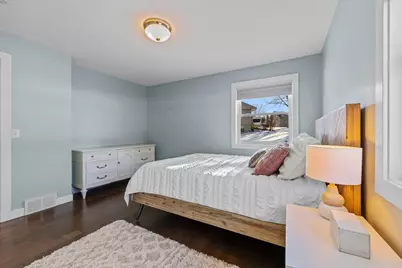 605 Kingsview Lane N, Plymouth, MN 55447 - Photo 9