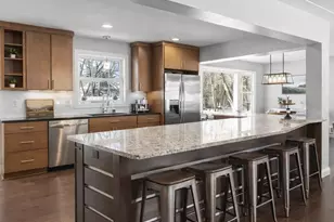 605 Kingsview Ln N, Plymouth, MN 55447 - Photo 5