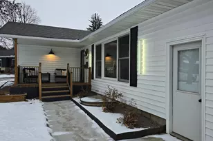 1114 Bruce Cir, Marshall, MN 56258 - Photo 3