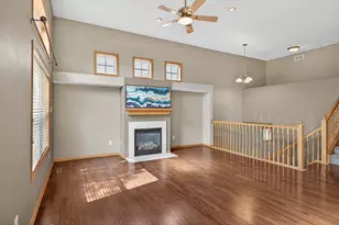 1758 Philipp Dr, Shakopee, MN 55379 - Photo 9