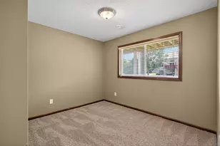 1758 Philipp Dr, Shakopee, MN 55379 - Photo 27