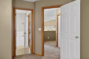 1758 Philipp Dr, Shakopee, MN 55379 - Photo 17