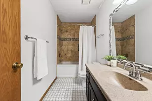 2260 Hallmark Ave N, Oakdale, MN 55128 - Photo 15