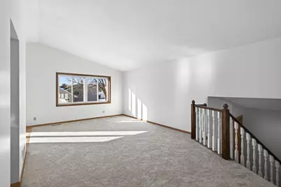 2260 Hallmark Avenue N, Oakdale, MN 55128 - Photo 5