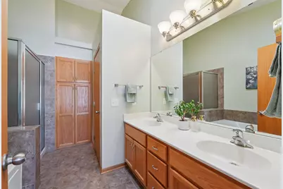 3084 Chisholm Court N, Maplewood, MN 55109 - Photo 19