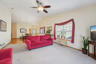 3084 Chisholm Ct N, Maplewood, MN 55109 - Photo 15