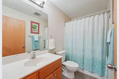 3084 Chisholm Court N, Maplewood, MN 55109 - Photo 25