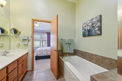 3084 Chisholm Court N, Maplewood, MN 55109 - Photo 21