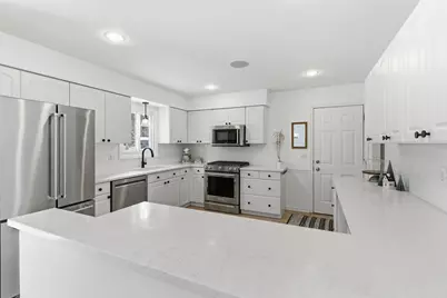 3918 Turquoise Point, Eagan, MN 55122 - Photo 3