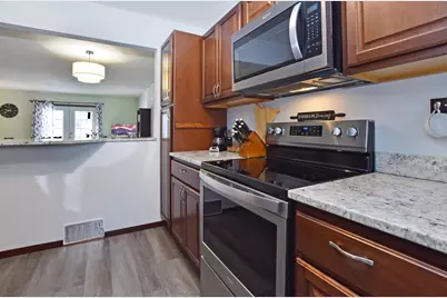 1860 McMenemy Street #I, Maplewood, MN 55117 - Photo 5