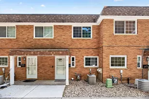1860 McMenemy St, Maplewood, MN 55117 - Photo 19