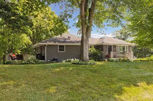 5107 Woodhill Rd, Minnetonka, MN 55345 - Photo 3