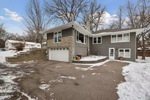 5107 Woodhill Rd, Minnetonka, MN 55345 - Photo 49