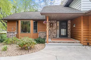 410 River Hills Rd, River Falls, WI 54022 - Photo 3