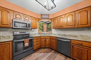 410 River Hills Rd, River Falls, WI 54022 - Photo 9