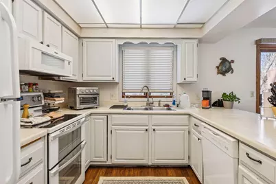 1022 20th Avenue N, South Saint Paul, MN 55075 - Photo 9