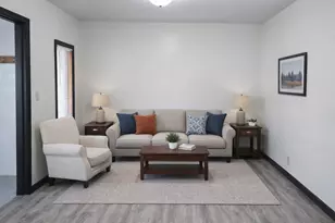 422 Minnesota Ave SE, Willmar, MN 56201 - Photo 3