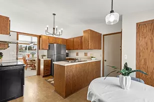 17208 Peterborg Rd, Eden Prairie, MN 55346 - Photo 15