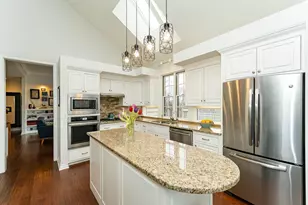 2011 Baihly Heights Dr SW, Rochester, MN 55902 - Photo 11