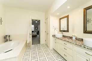 2011 Baihly Heights Dr SW, Rochester, MN 55902 - Photo 17