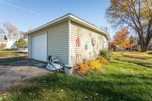 600 E 7th St, Starbuck, MN 56381 - Photo 5